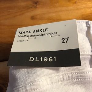 DL 1961 Mara Ankle White